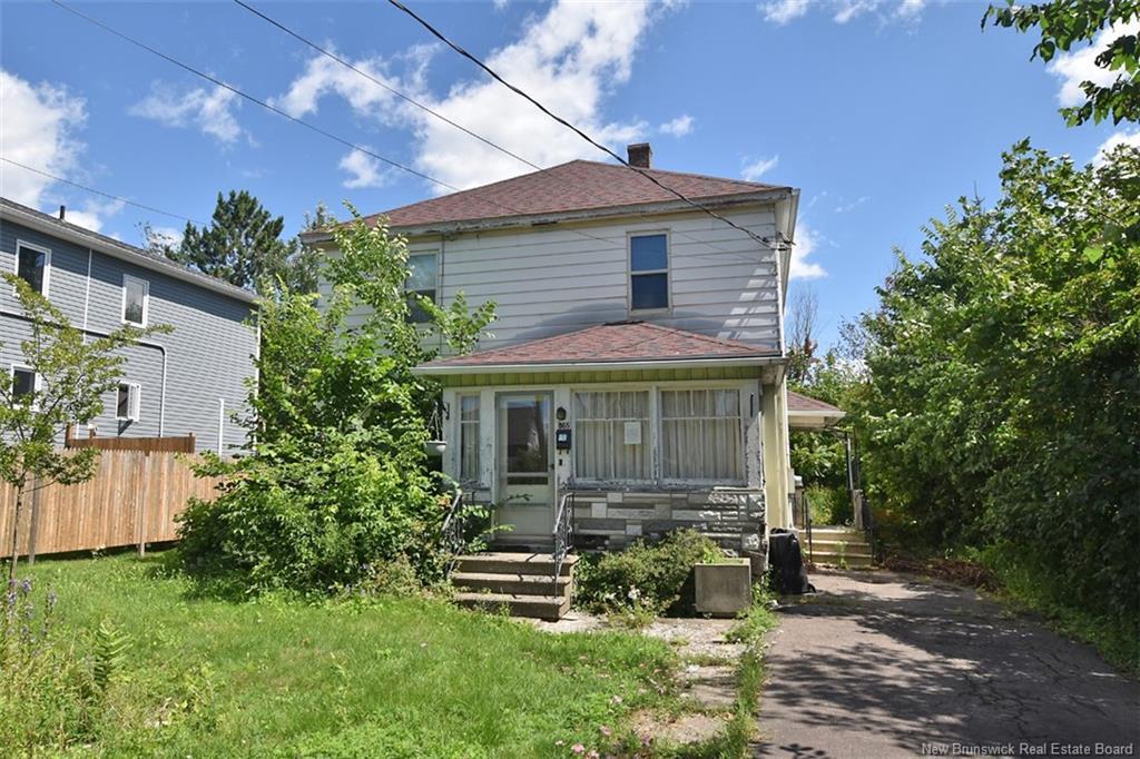 865 Barker St, Fredericton, NB