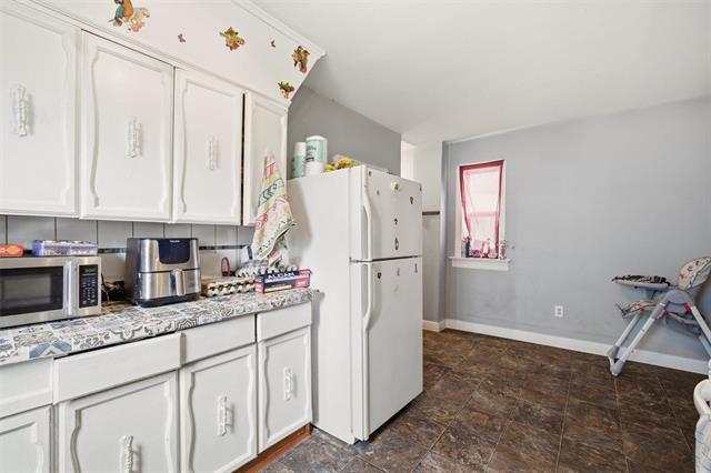 384 Magnus Ave, Winnipeg, MB - Indoor Photo Showing Other Room