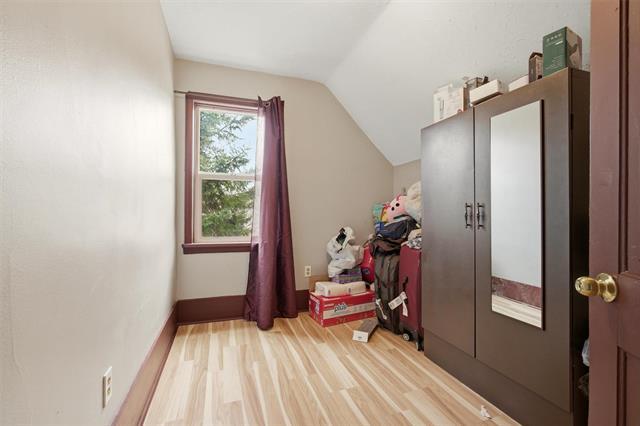 384 Magnus Ave, Winnipeg, MB - Indoor Photo Showing Other Room