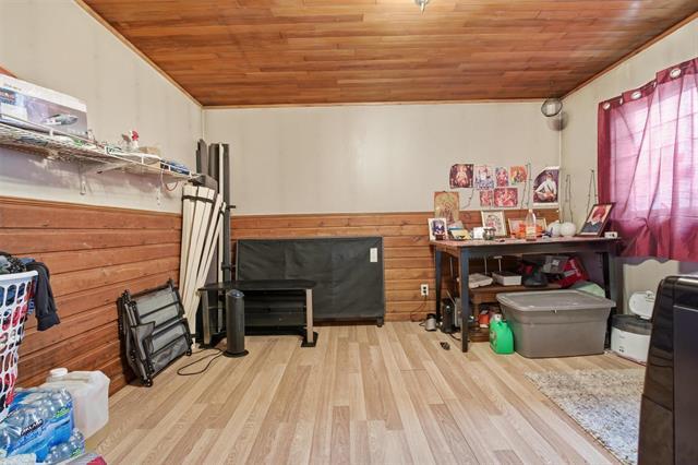 384 Magnus Ave, Winnipeg, MB - Indoor Photo Showing Other Room With Fireplace
