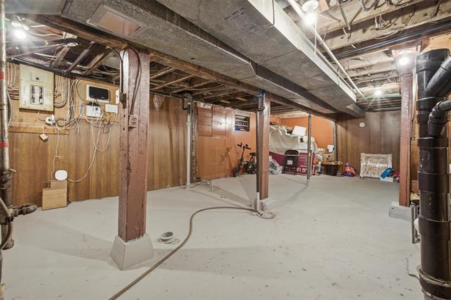 384 Magnus Ave, Winnipeg, MB - Indoor Photo Showing Basement