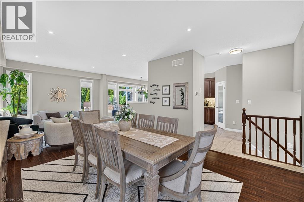 522 Woodbine Avenue, Kitchener, ON - Indoor Photo Showing Dining Room