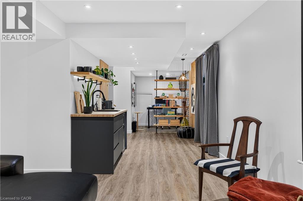 522 Woodbine Avenue, Kitchener, ON - Indoor