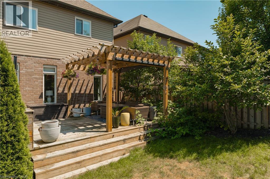 522 Woodbine Avenue, Kitchener, ON - Outdoor