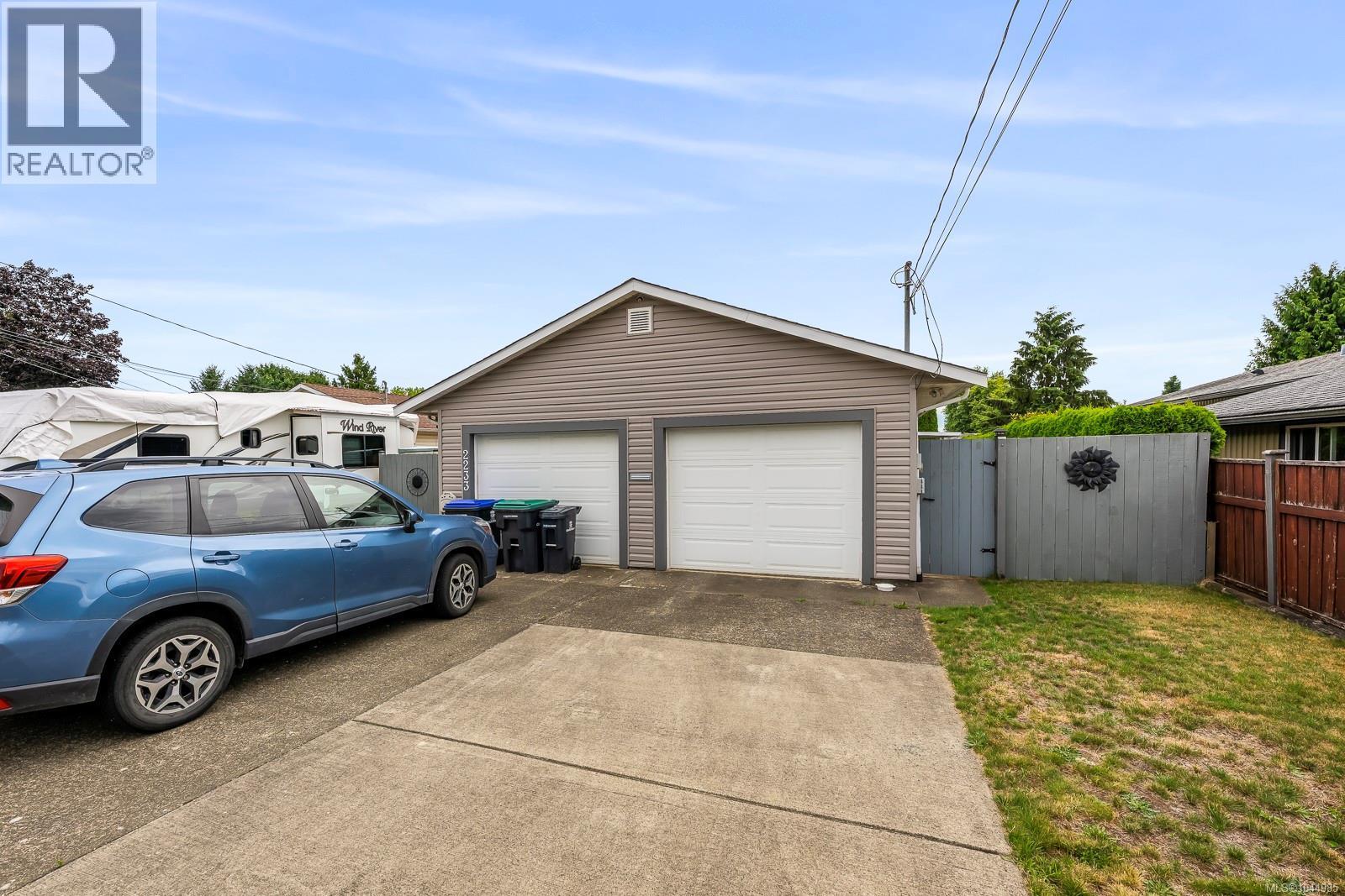 2233 6Th St E, Courtenay, BC - Outdoor