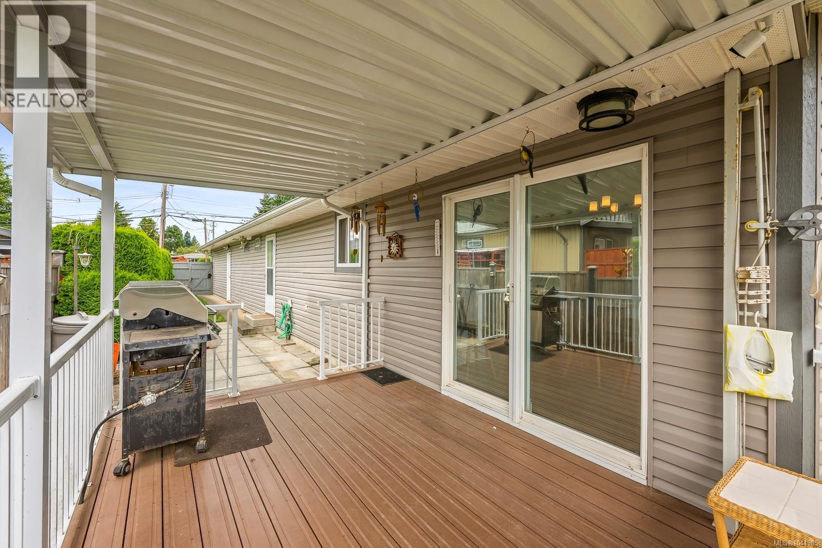 2233 6Th St E, Courtenay, BC - Outdoor With Deck Patio Veranda With Exterior