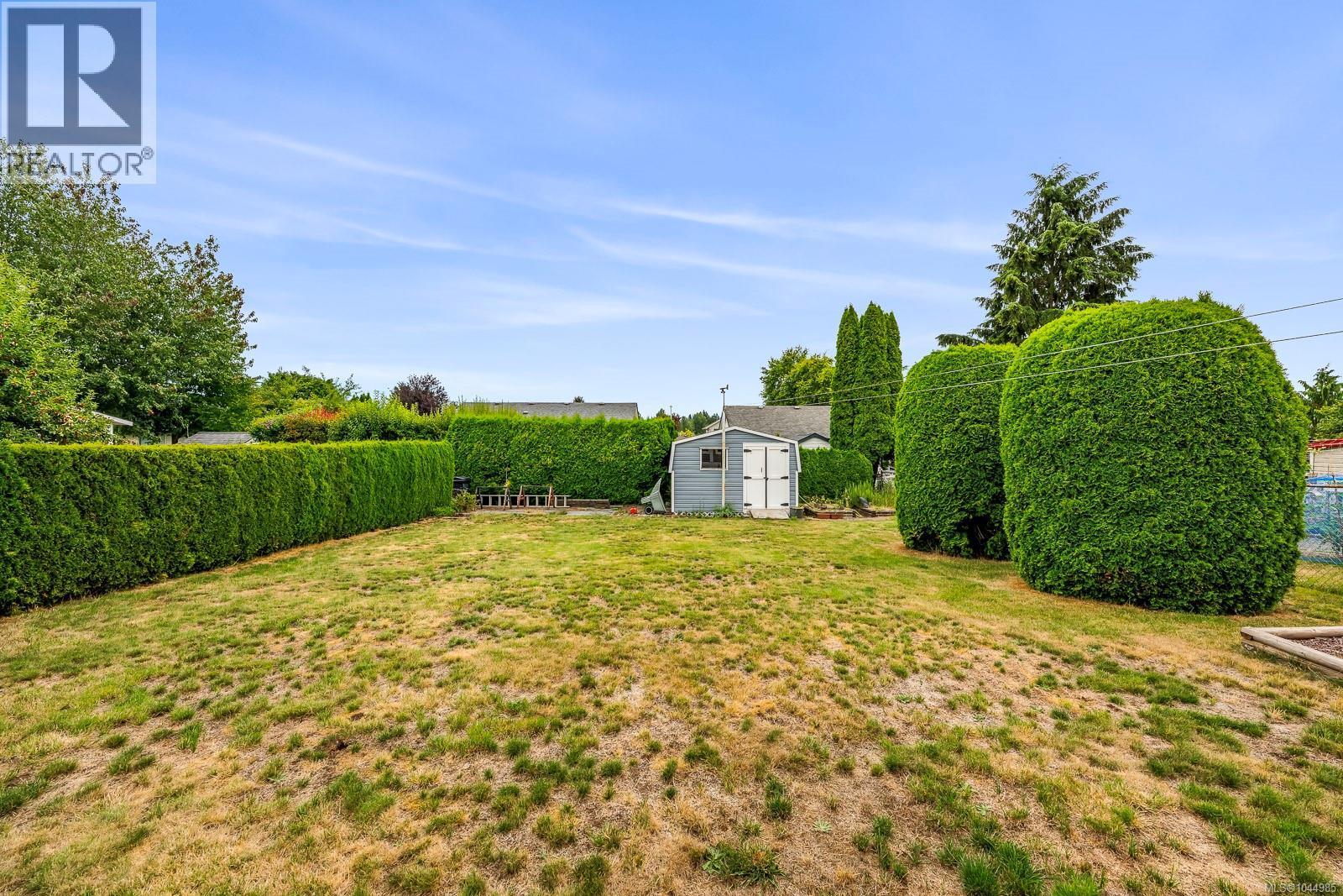 2233 6Th St E, Courtenay, BC - Outdoor