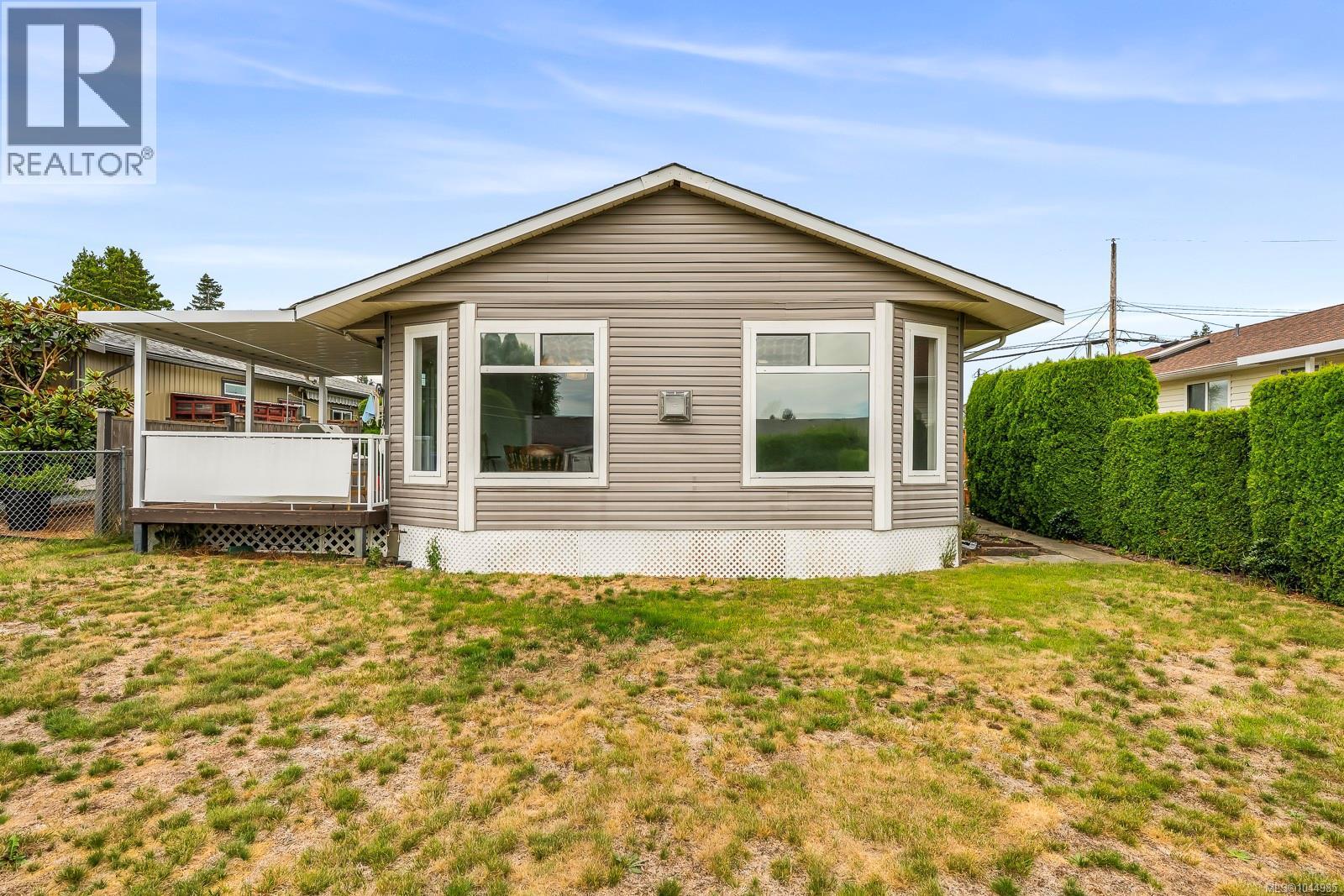 2233 6Th St E, Courtenay, BC - Outdoor