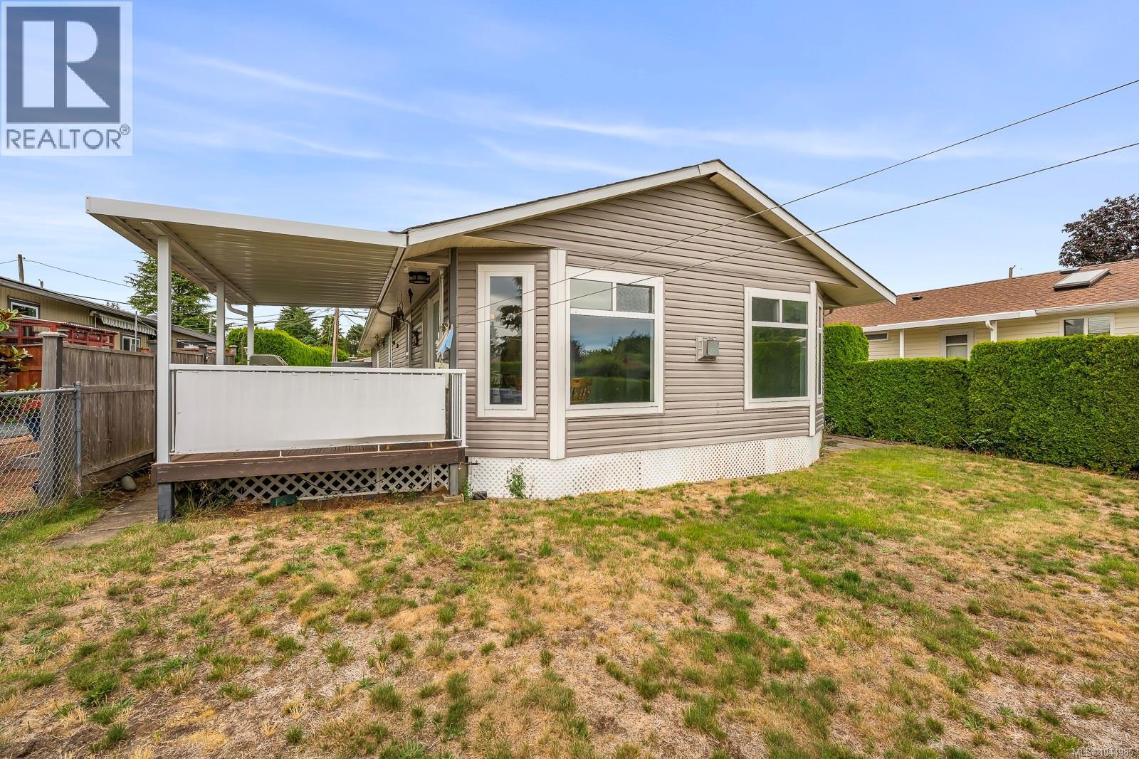 2233 6Th St E, Courtenay, BC - Outdoor