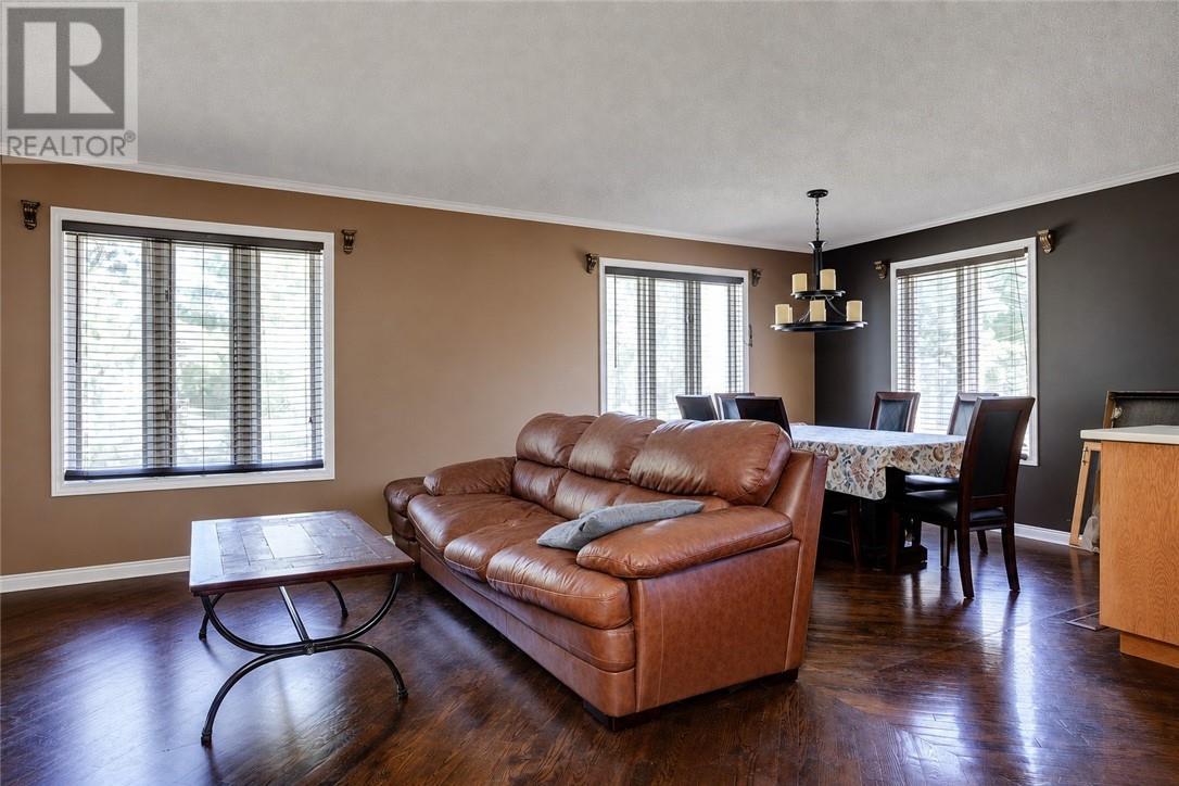 135 Ellen Street, Azilda, ON - Indoor Photo Showing Other Room