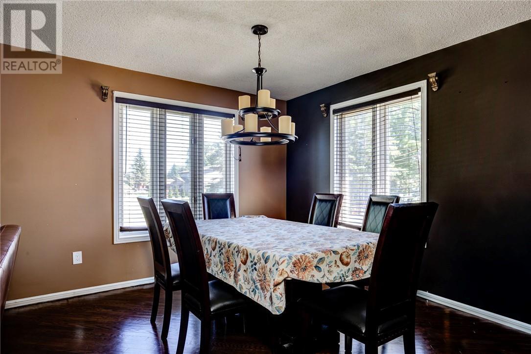 135 Ellen Street, Azilda, ON - Indoor Photo Showing Dining Room