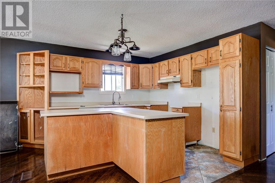 135 Ellen Street, Azilda, ON - Indoor Photo Showing Kitchen