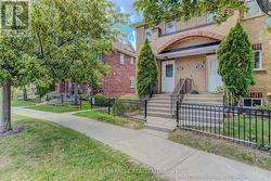 85 - 2 HEDGE END ROAD Toronto, ON M1B 5Z8