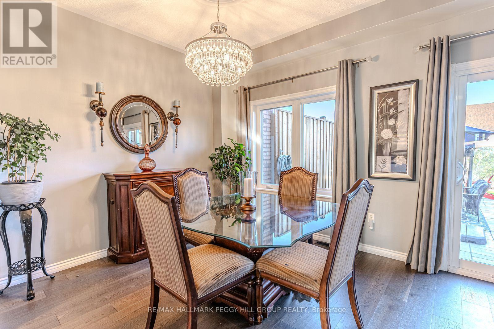 17 Bruce Crescent, Barrie, ON - Indoor Photo Showing Dining Room