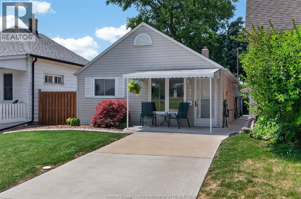 1075 Curry, Windsor, ON - Outdoor With Deck Patio Veranda