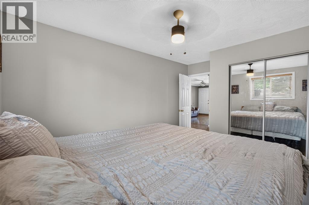 1075 Curry, Windsor, ON - Indoor Photo Showing Bedroom