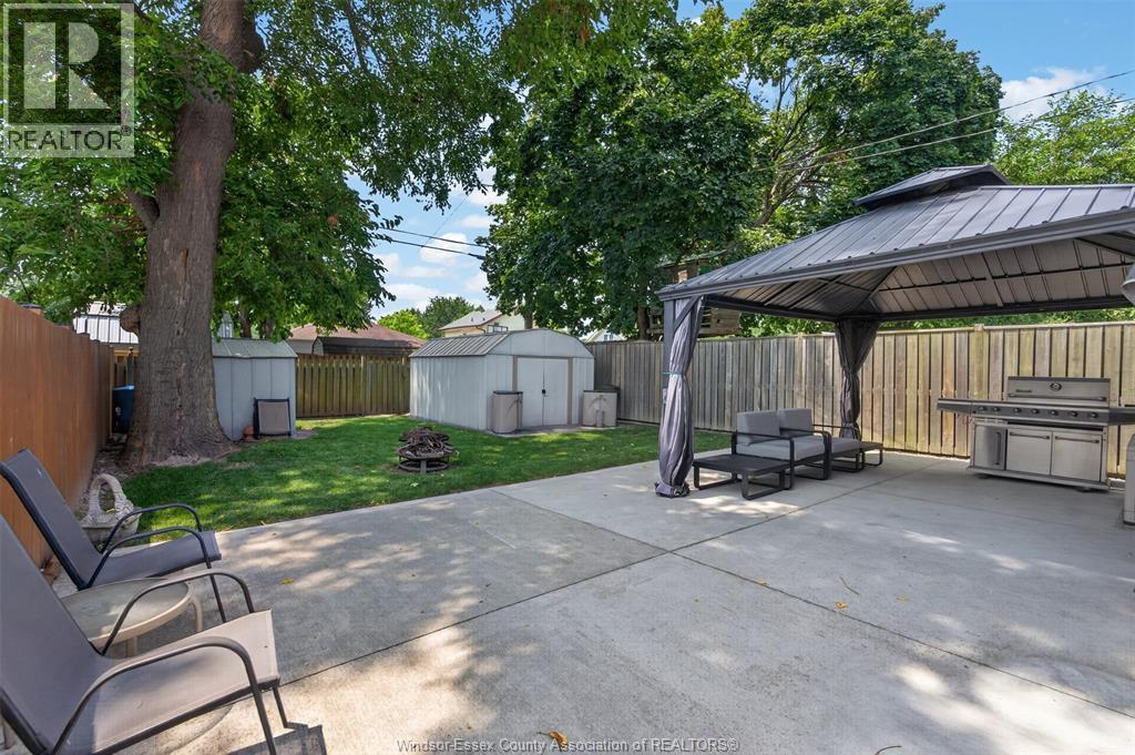 1075 Curry, Windsor, ON - Outdoor