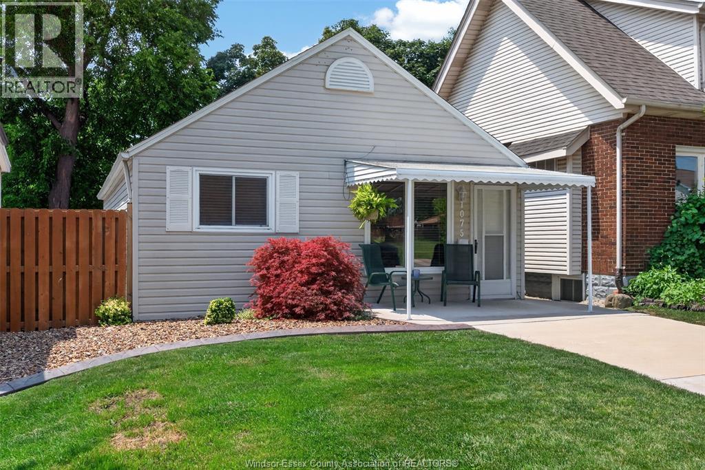 1075 Curry, Windsor, ON - Outdoor With Deck Patio Veranda With Exterior