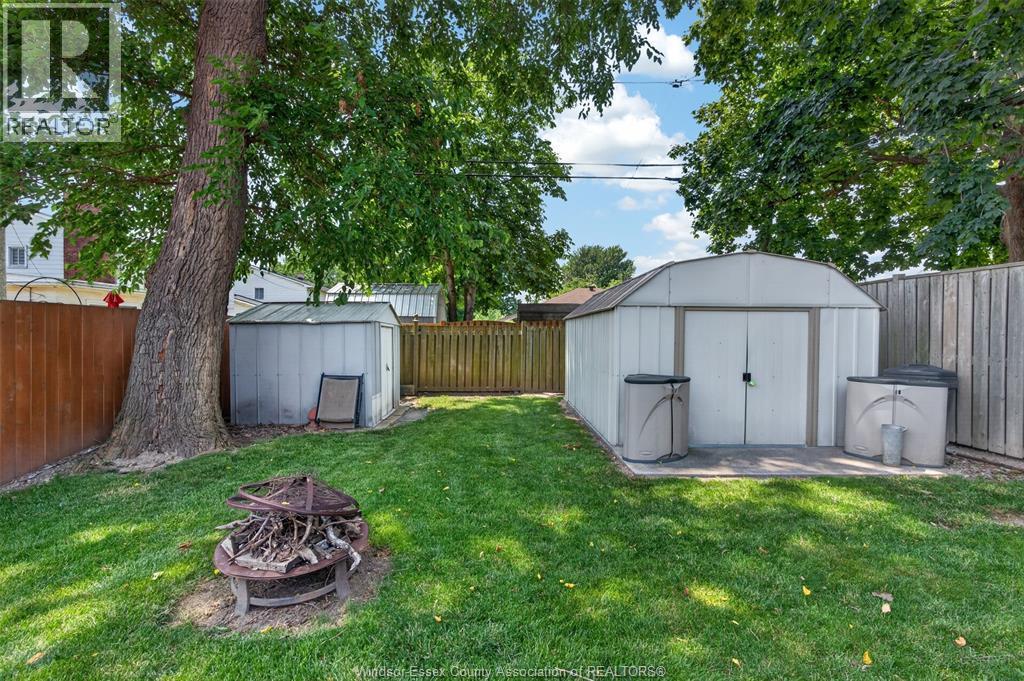 1075 Curry, Windsor, ON - Outdoor