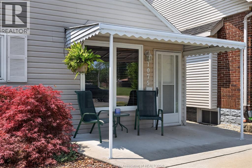 1075 Curry, Windsor, ON - Outdoor With Exterior