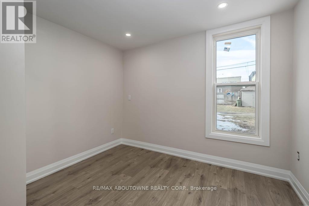 131 West Avenue N, Hamilton, ON - Indoor Photo Showing Other Room