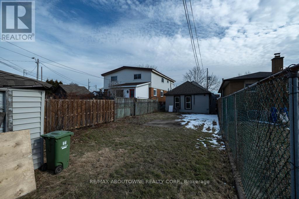 131 West Avenue N, Hamilton, ON - Outdoor