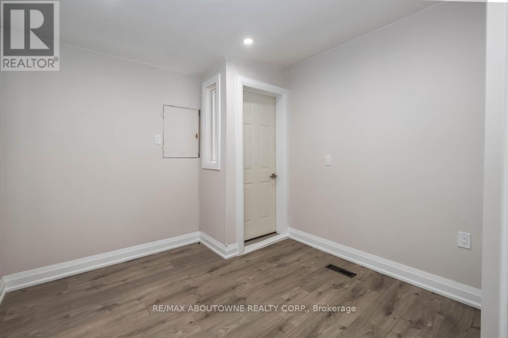 131 West Avenue N, Hamilton, ON - Indoor Photo Showing Other Room
