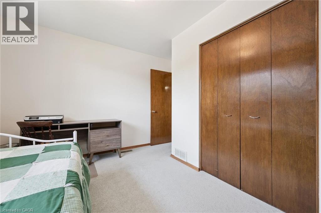 18 Strathcona Crescent, Kitchener, ON - Indoor Photo Showing Bedroom