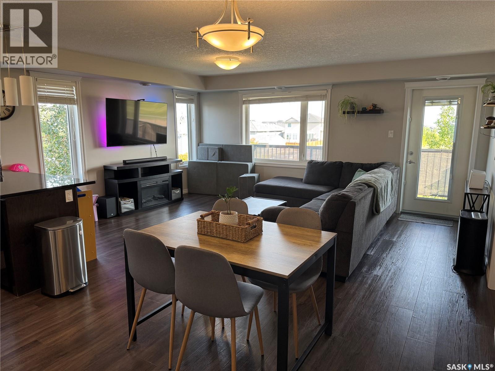 108 210 Rajput Way, Saskatoon, SK - Indoor Photo Showing Living Room