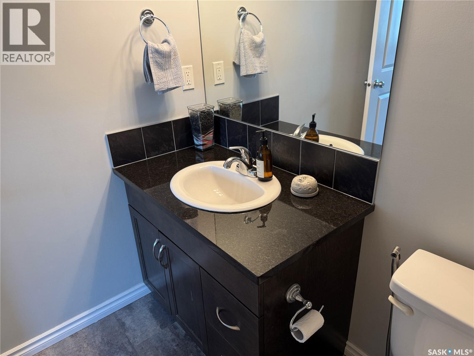 108 210 Rajput Way, Saskatoon, SK - Indoor Photo Showing Bathroom