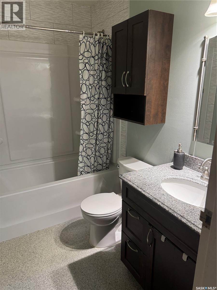 237 510 Prairie Avenue, Saskatoon, SK - Indoor Photo Showing Bathroom