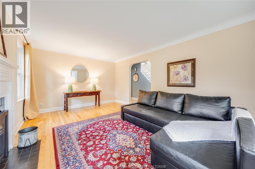 2784 Alexandra Ave, Windsor, ON - Indoor Photo Showing Living Room With Fireplace