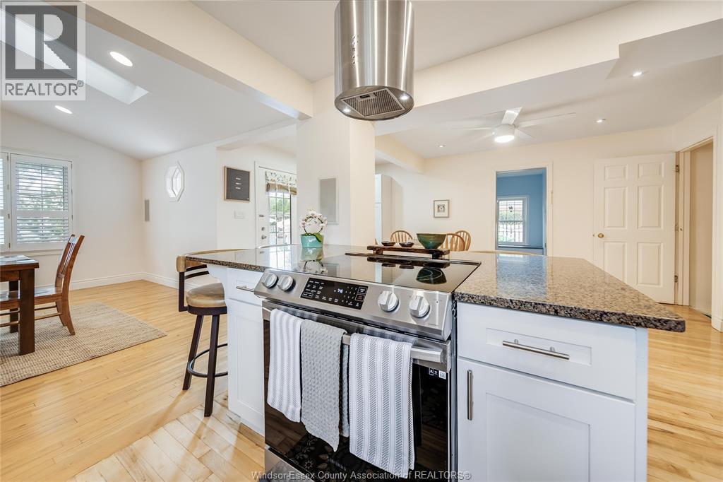 2784 Alexandra Ave, Windsor, ON - Indoor Photo Showing Kitchen