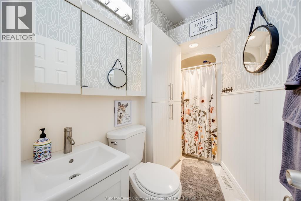 2784 Alexandra Ave, Windsor, ON - Indoor Photo Showing Bathroom