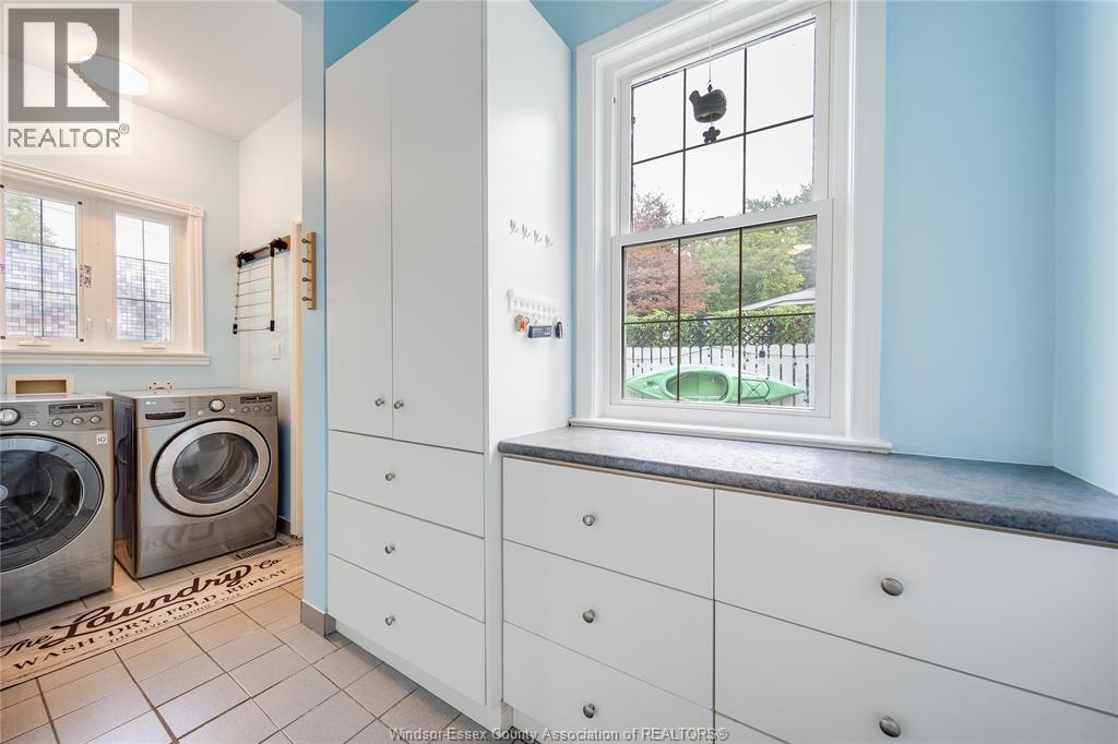 2784 Alexandra Ave, Windsor, ON - Indoor Photo Showing Laundry Room