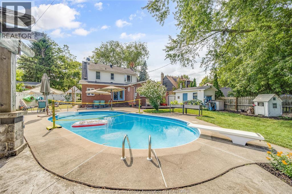 2784 Alexandra Ave, Windsor, ON - Outdoor With In Ground Pool With Backyard