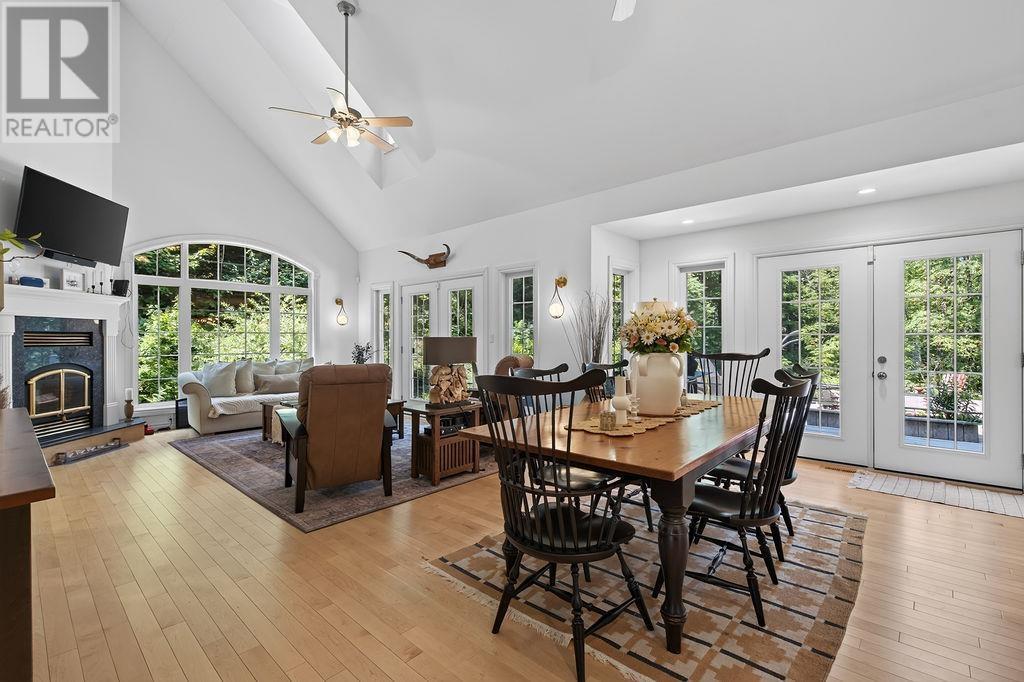 966 Fourth Lin E, Sault Ste. Marie, ON - Indoor Photo Showing Dining Room With Fireplace