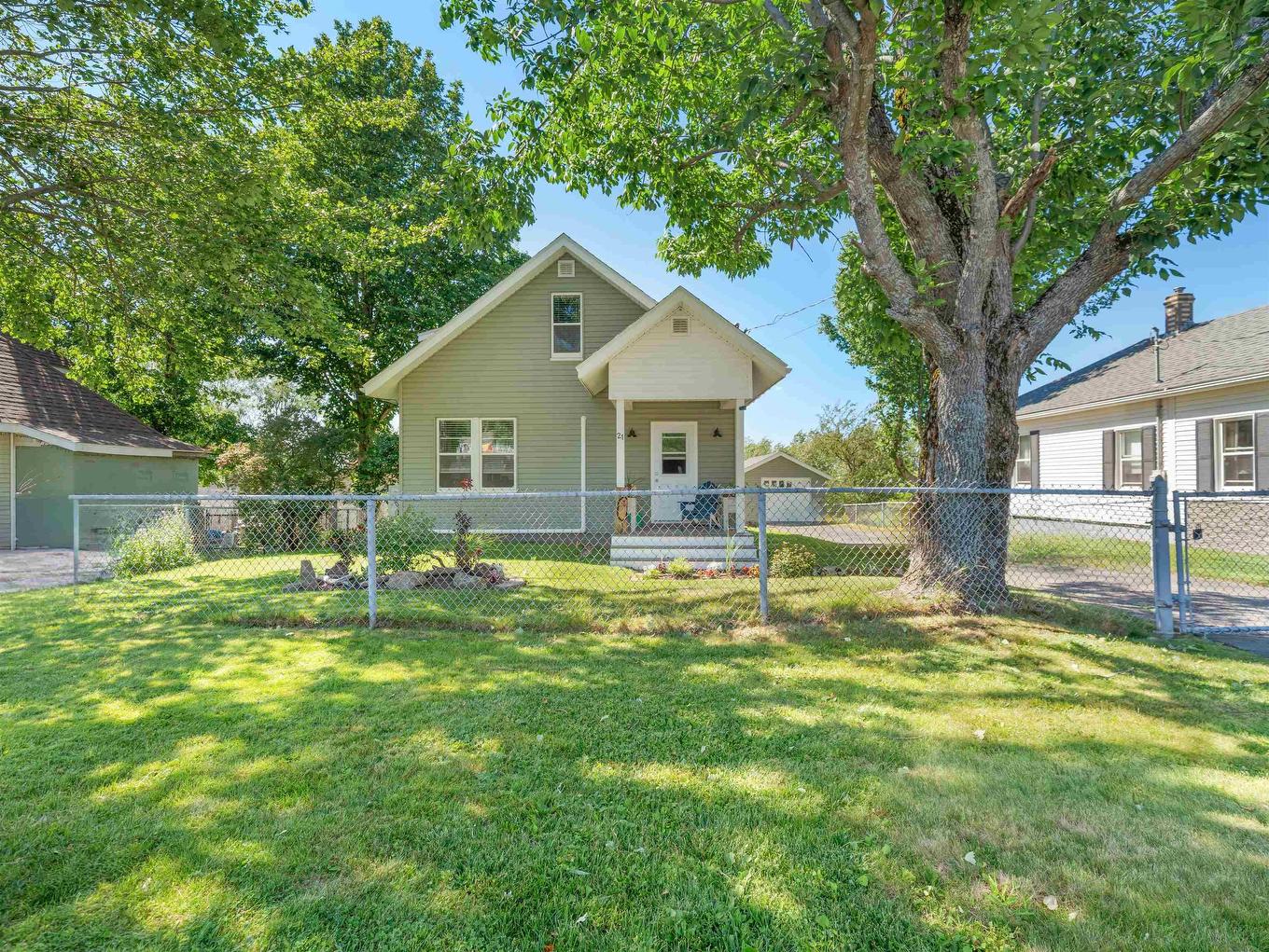 21 6Th Street, Trenton, NS - Outdoor