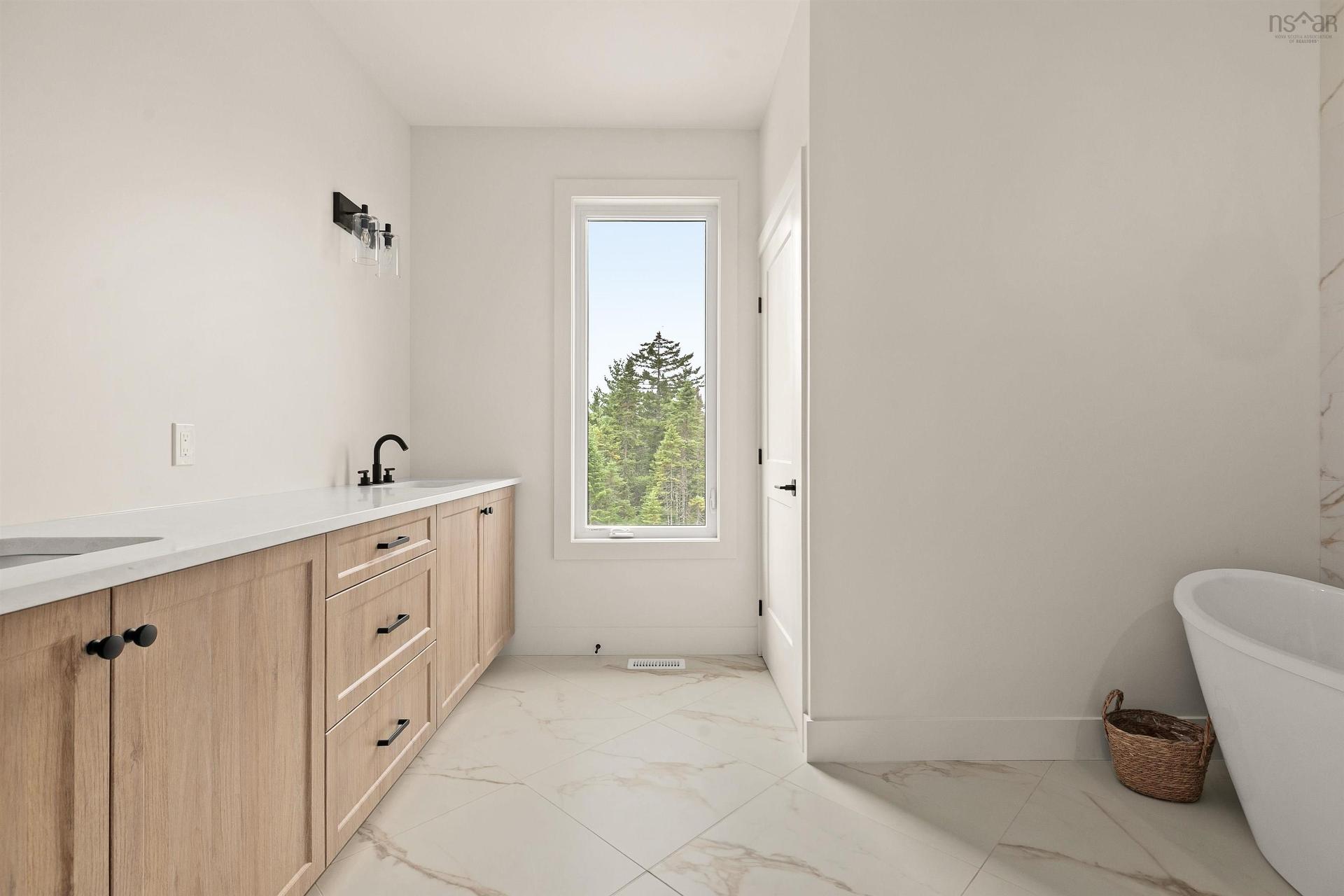 137 Parish Street, Fall River, NS - Indoor Photo Showing Bathroom