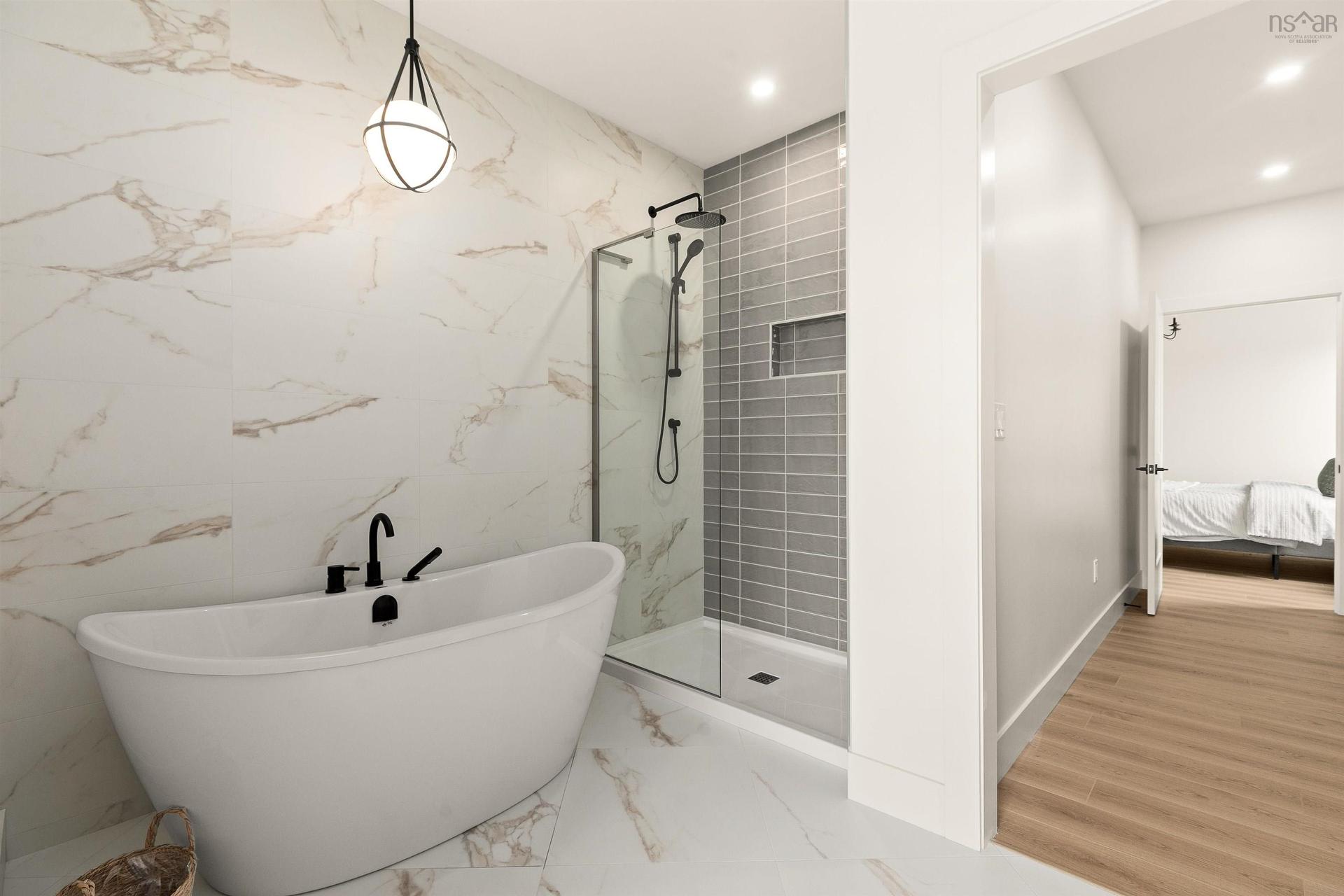 137 Parish Street, Fall River, NS - Indoor Photo Showing Bathroom