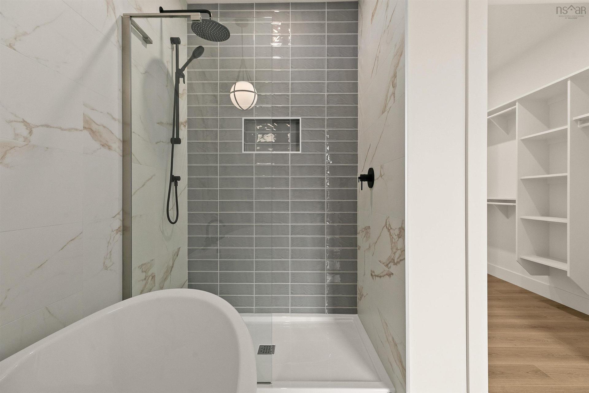 137 Parish Street, Fall River, NS - Indoor Photo Showing Bathroom
