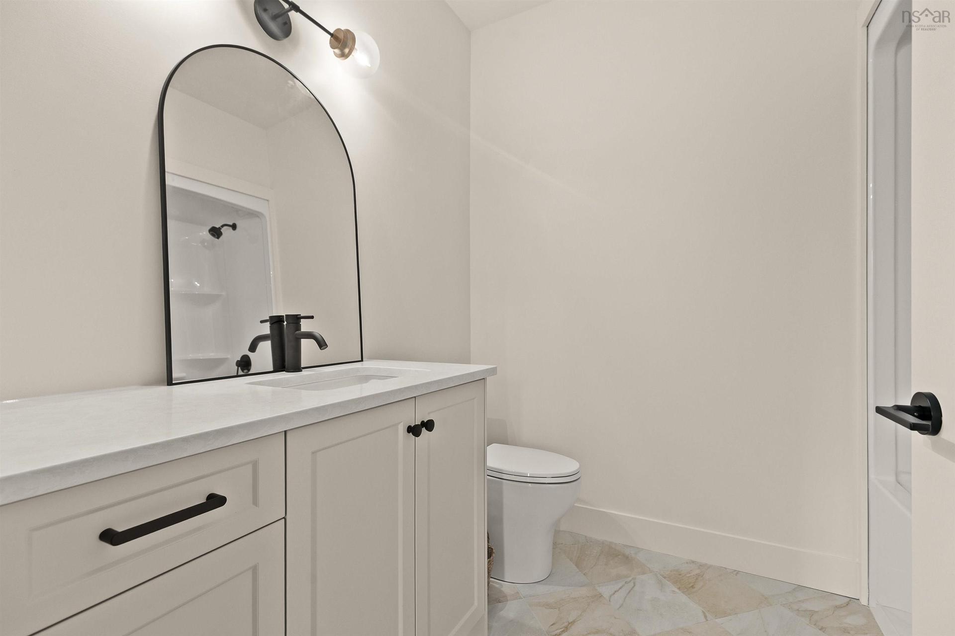 137 Parish Street, Fall River, NS - Indoor Photo Showing Bathroom
