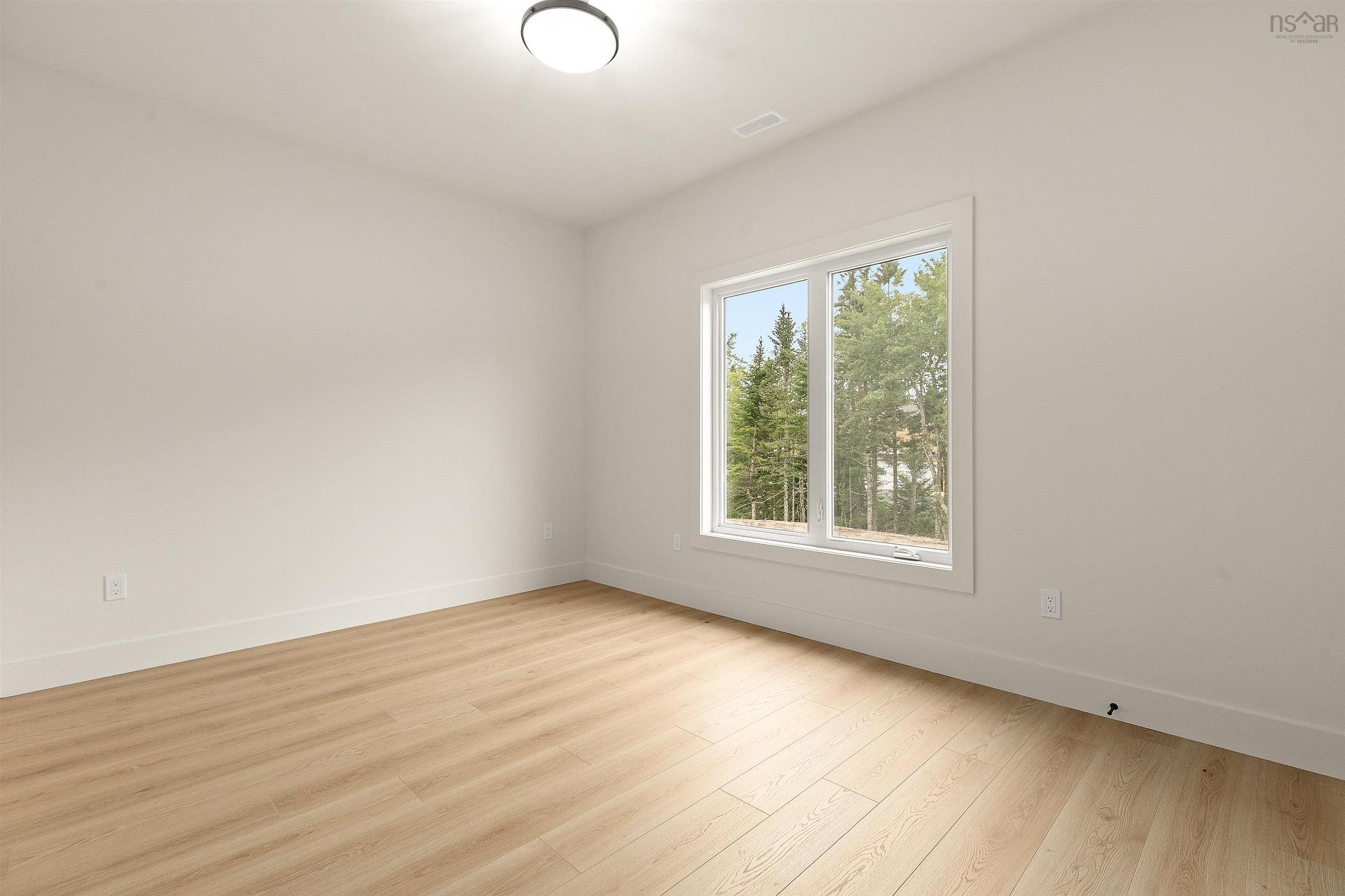 137 Parish Street, Fall River, NS - Indoor Photo Showing Other Room