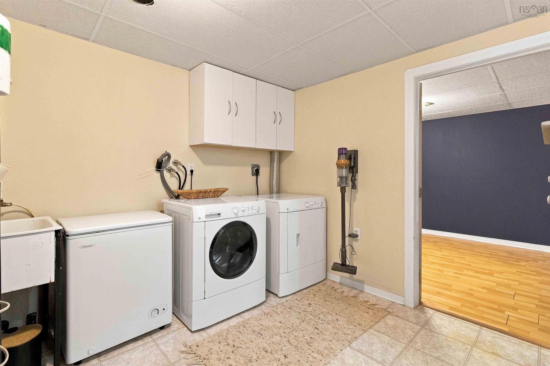 7 Forestside Crescent, Clayton Park, NS - Indoor Photo Showing Laundry Room