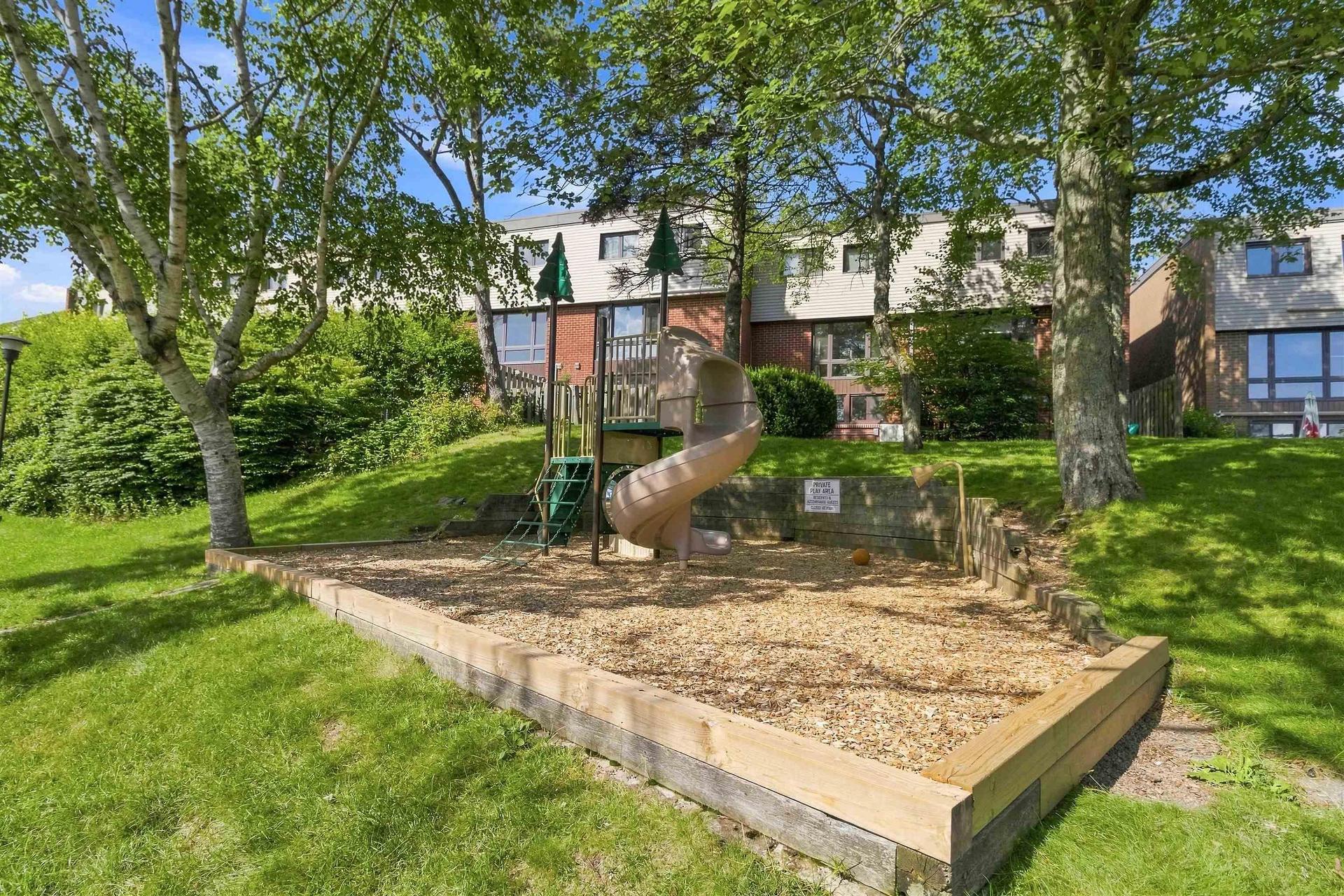7 Forestside Crescent, Clayton Park, NS - Outdoor