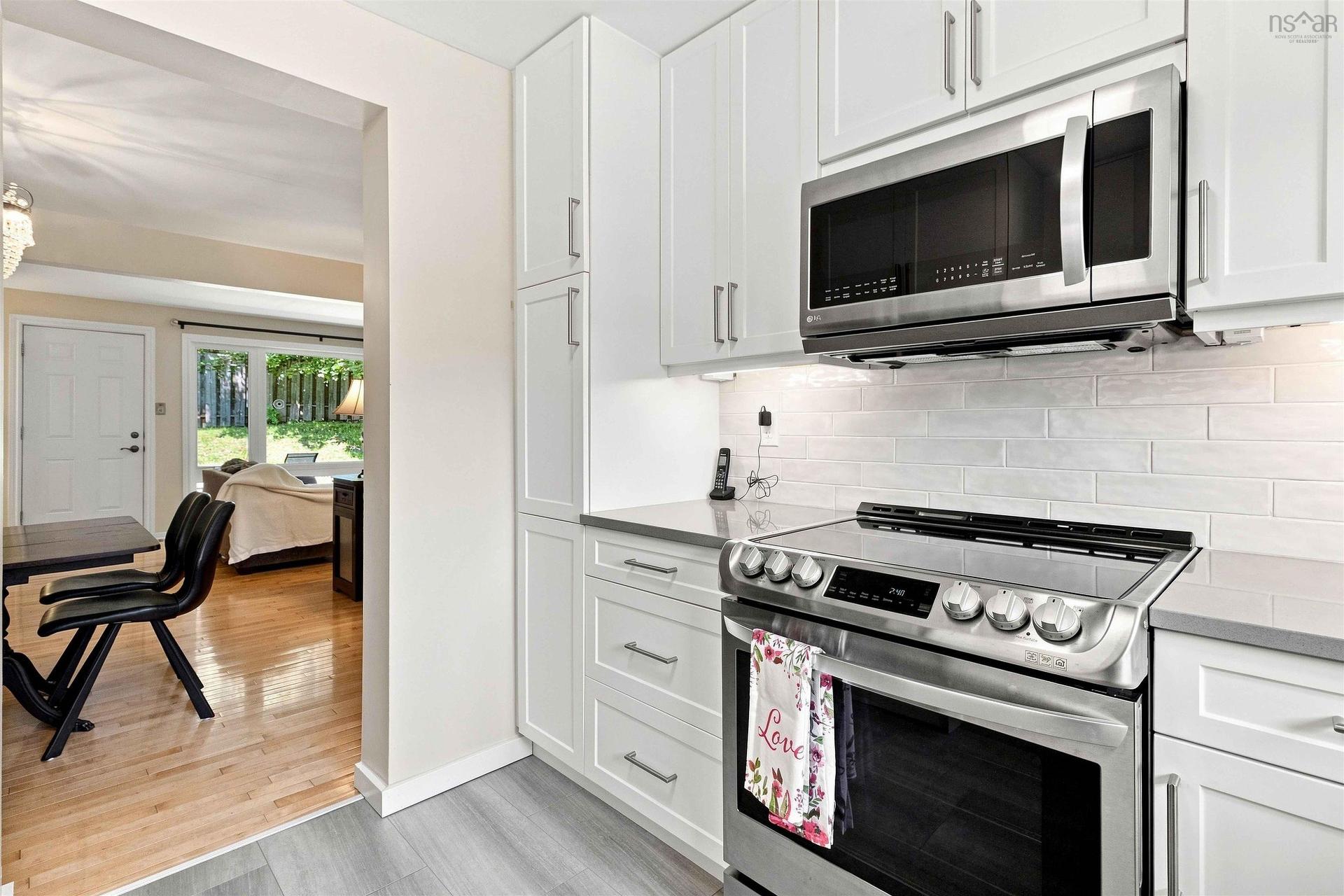 7 Forestside Crescent, Clayton Park, NS - Indoor Photo Showing Kitchen With Upgraded Kitchen