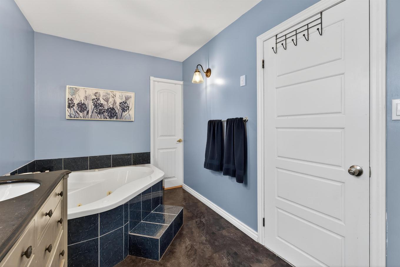 45 Meadowbank Road, Cornwall, PE - Indoor Photo Showing Bathroom