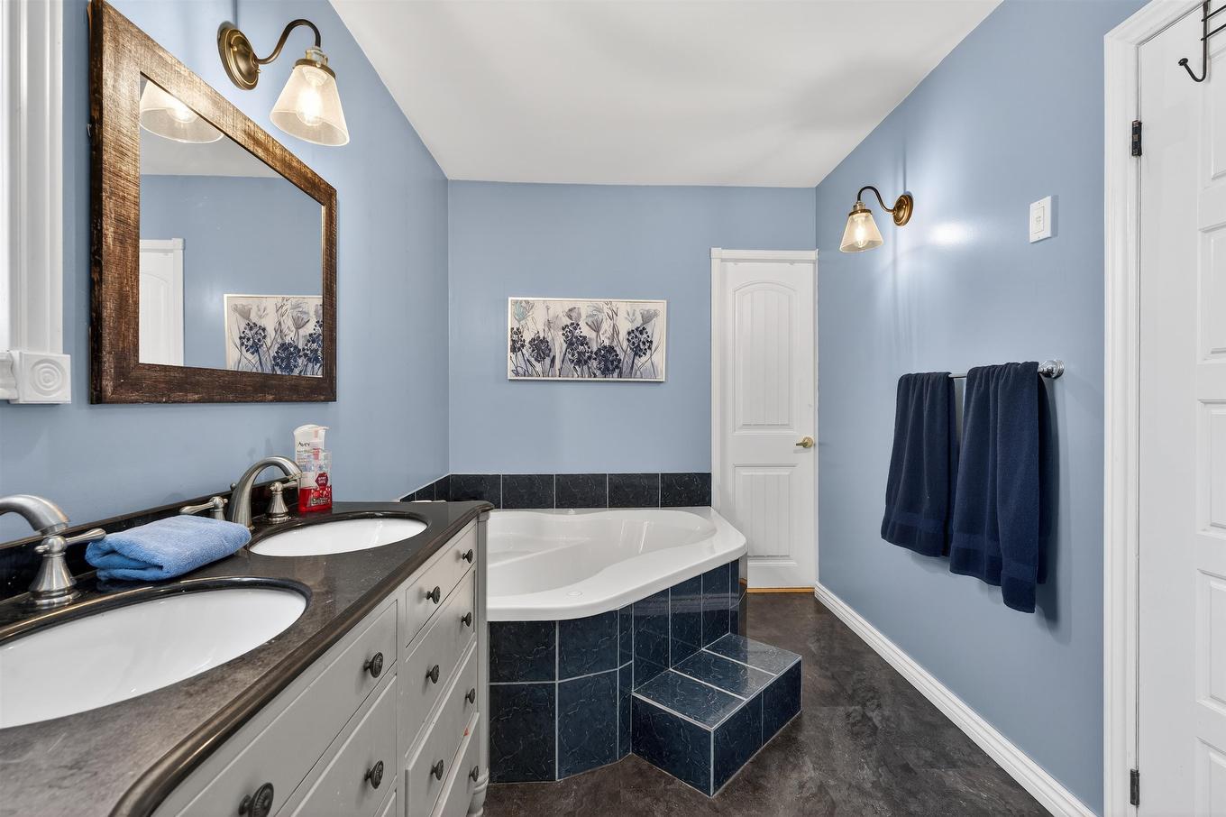 45 Meadowbank Road, Cornwall, PE - Indoor Photo Showing Bathroom