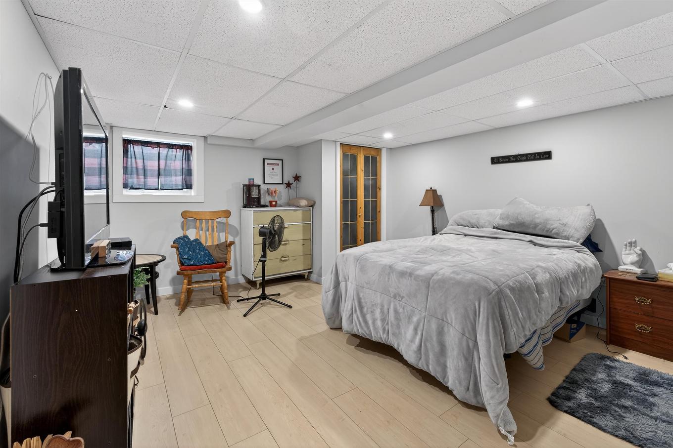 45 Meadowbank Road, Cornwall, PE - Indoor