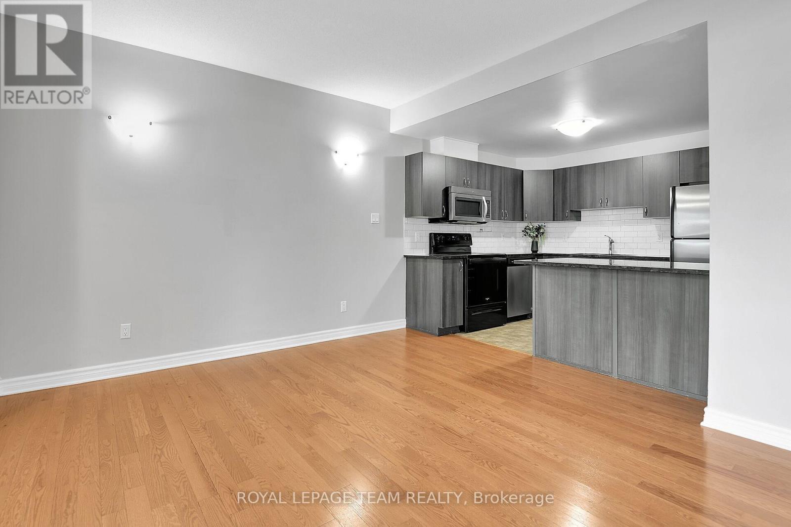 H - 105 Fraser Fields Way, Ottawa, ON - Indoor Photo Showing Kitchen